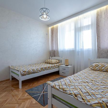 Clock Tower Lux Apartment 포드고리차 외부 사진