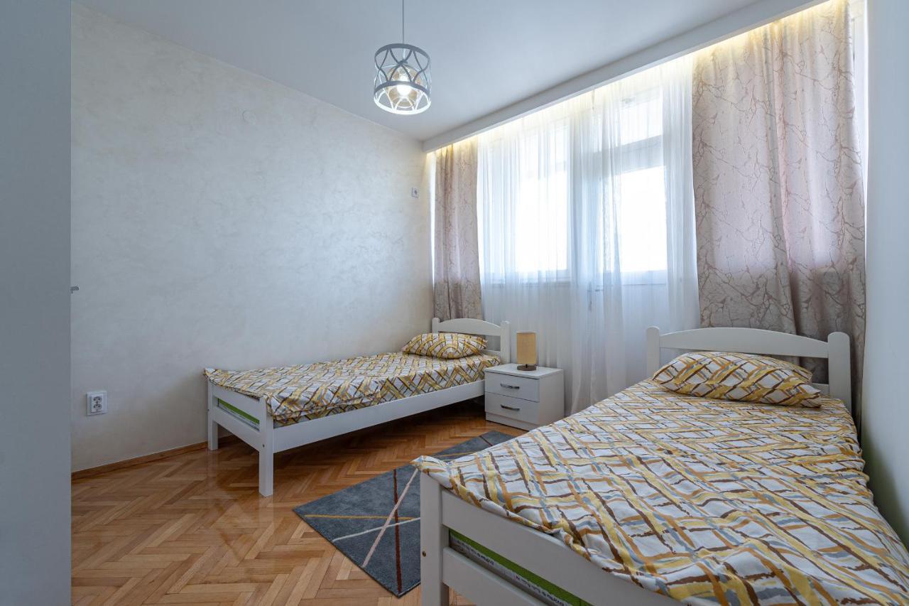 Clock Tower Lux Apartment 포드고리차 외부 사진