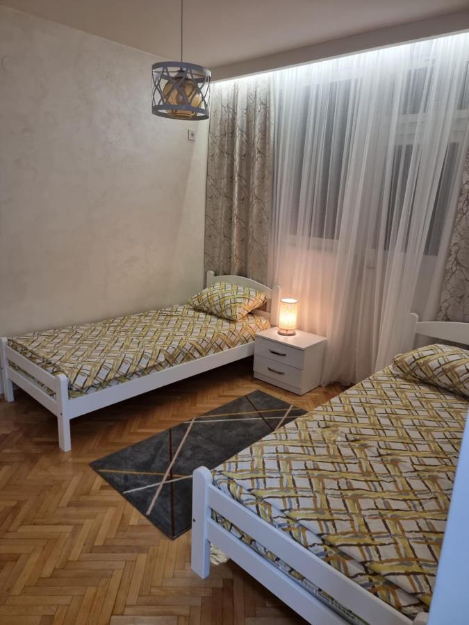 Clock Tower Lux Apartment 포드고리차 외부 사진